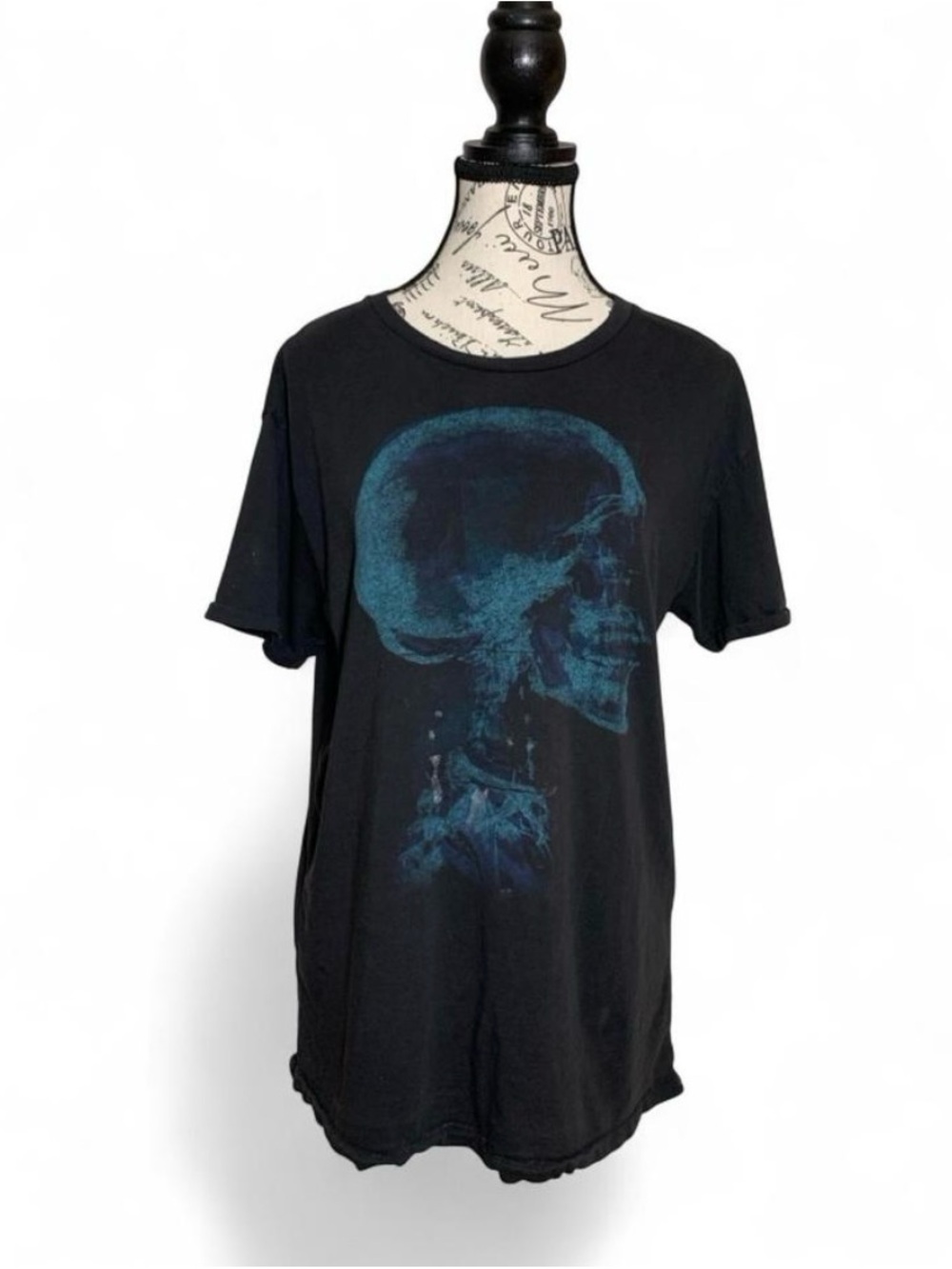 Vintage 90’s Gap Black T-Shirt Skull Graphic Women’s Size M Artsy Goth
